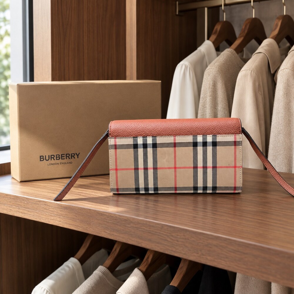 Burberry Vintage Check Envelope Wallet in Tan Leather - Picture 3 of 6